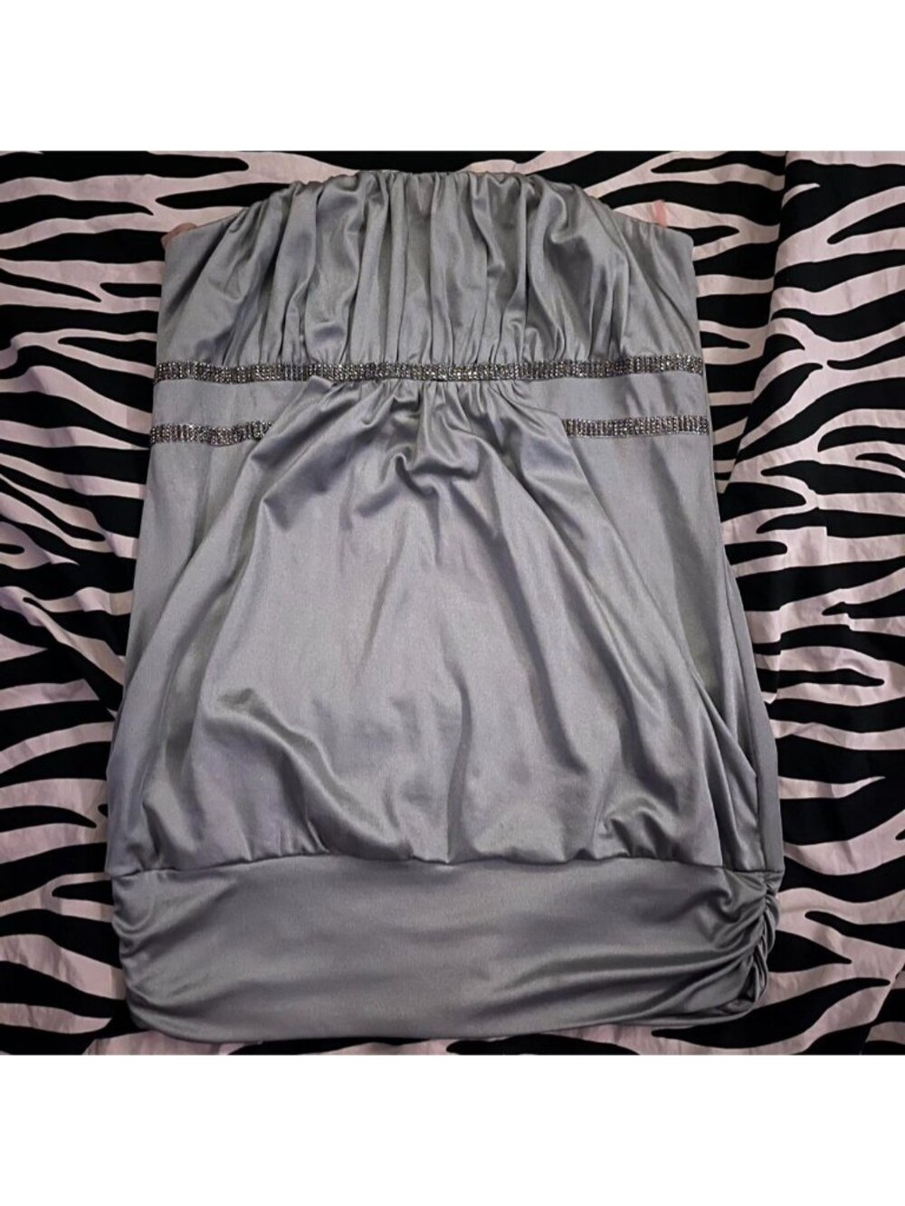The cutest grey 2000s club strapless top with silver rhinestones!!